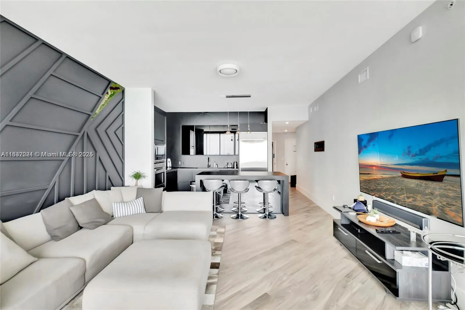 Miami, Florida 33137, United States, 2 Bedrooms Bedrooms, ,2 BathroomsBathrooms,Residential,Active,162411