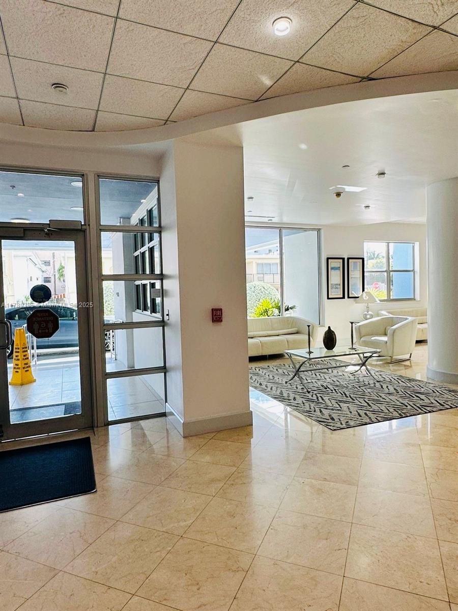 401 BLU OF NORTH BEACH CO - Residential