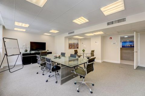825 Brickell Bay Dr 246-office 6 Miami FL 33131
