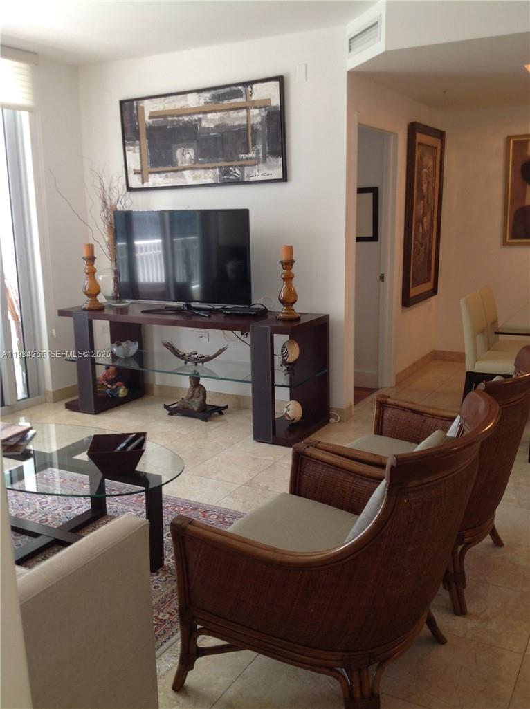 801 Brickell Key Blvd 1004