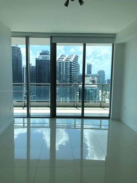 92 SW 3rd St 4403 Miami FL 33130