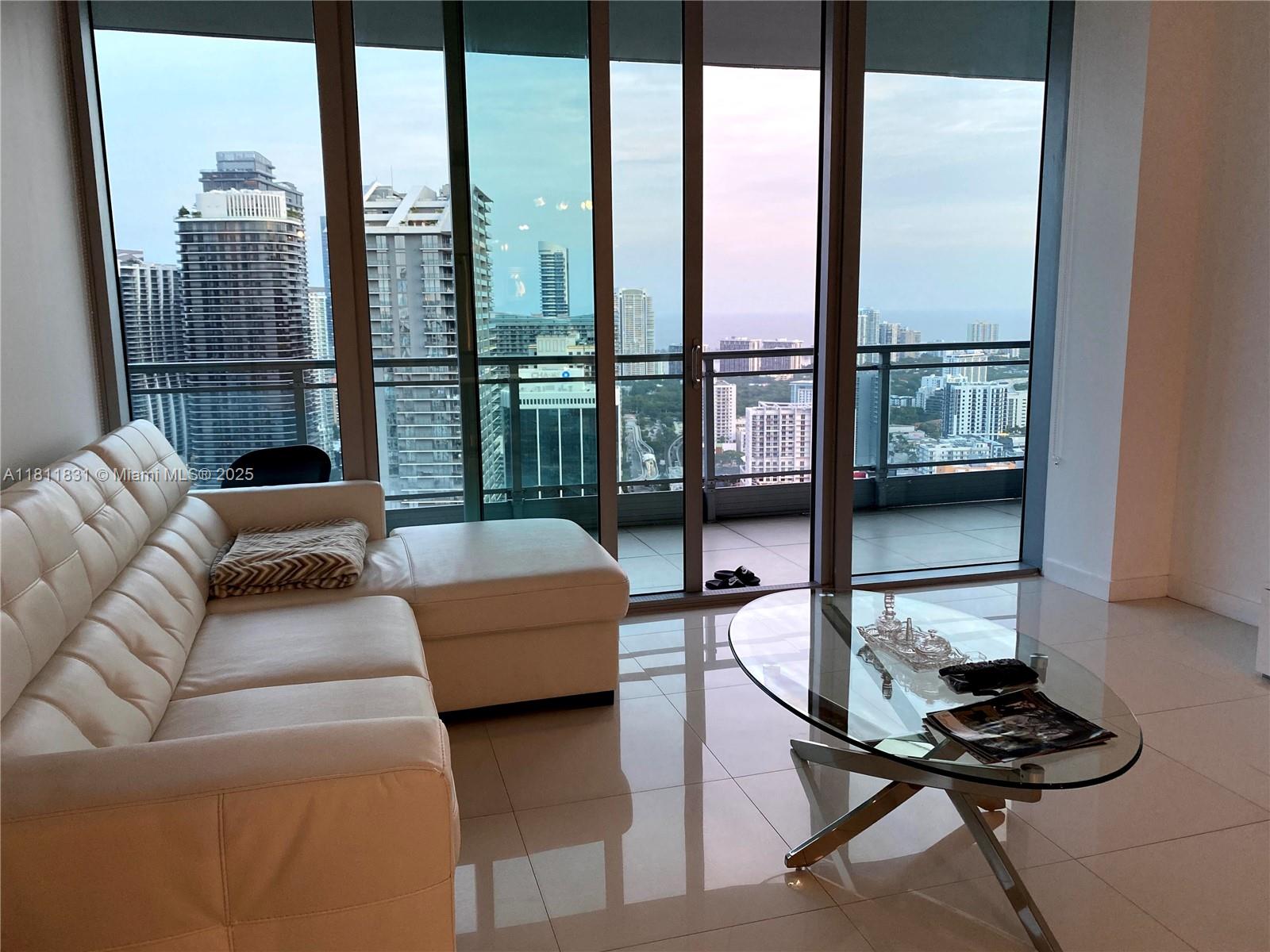 92 Sw 3rd St 4403, Miami, Broward County, Florida - 2 Bedrooms  
3 Bathrooms - 