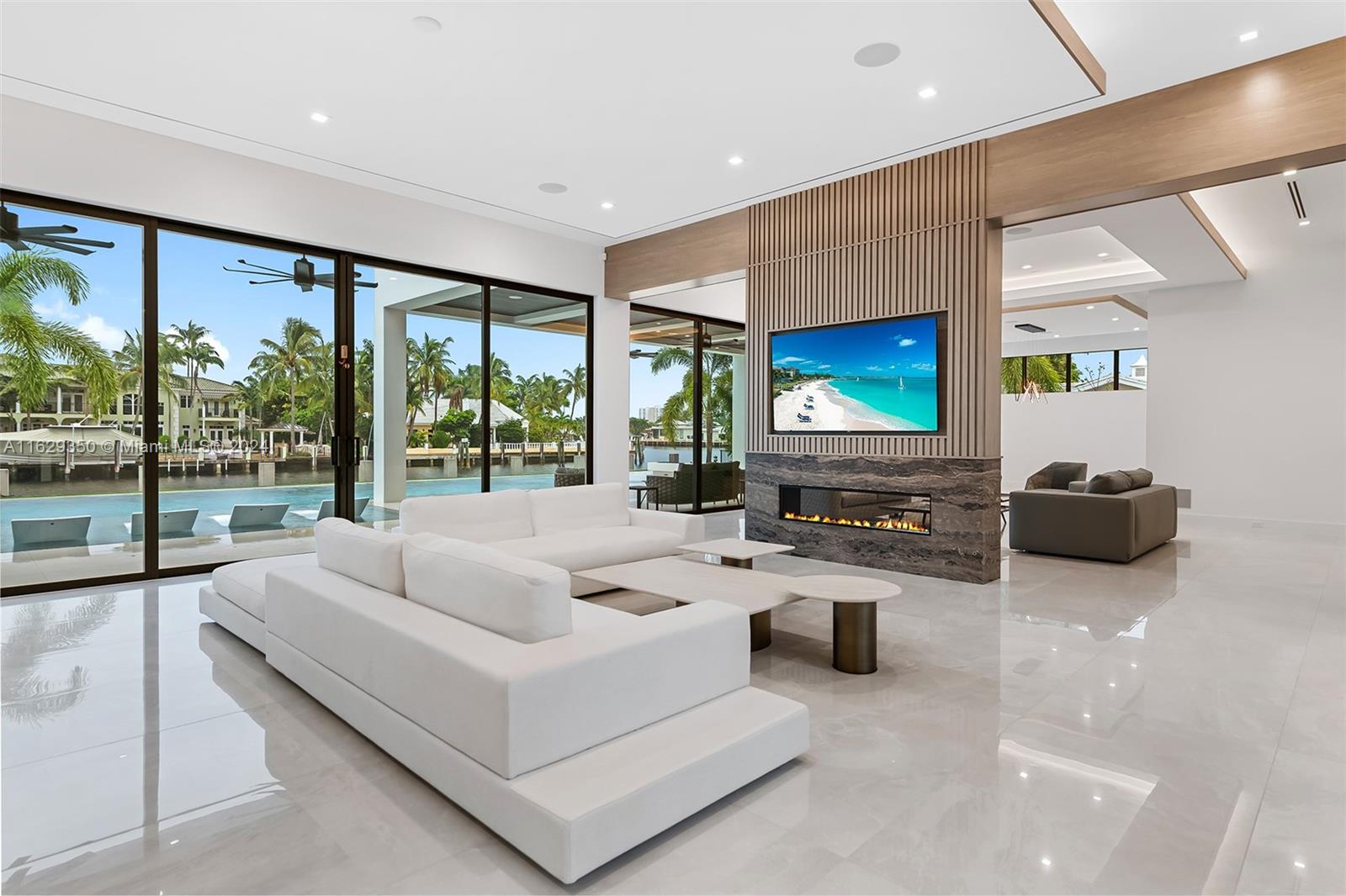 CORAL RIDGE COUNTRY CLUB - Residential