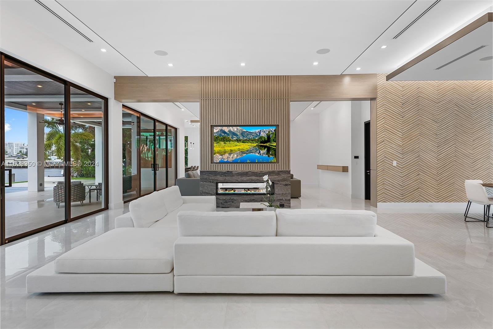 CORAL RIDGE COUNTRY CLUB - Residential