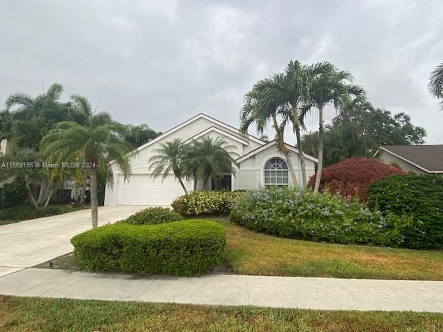 Property for Sale at 12741 Meadowbreeze Dr, Wellington, Palm Beach County, Florida - Bedrooms: 3 
Bathrooms: 2  - $599,500