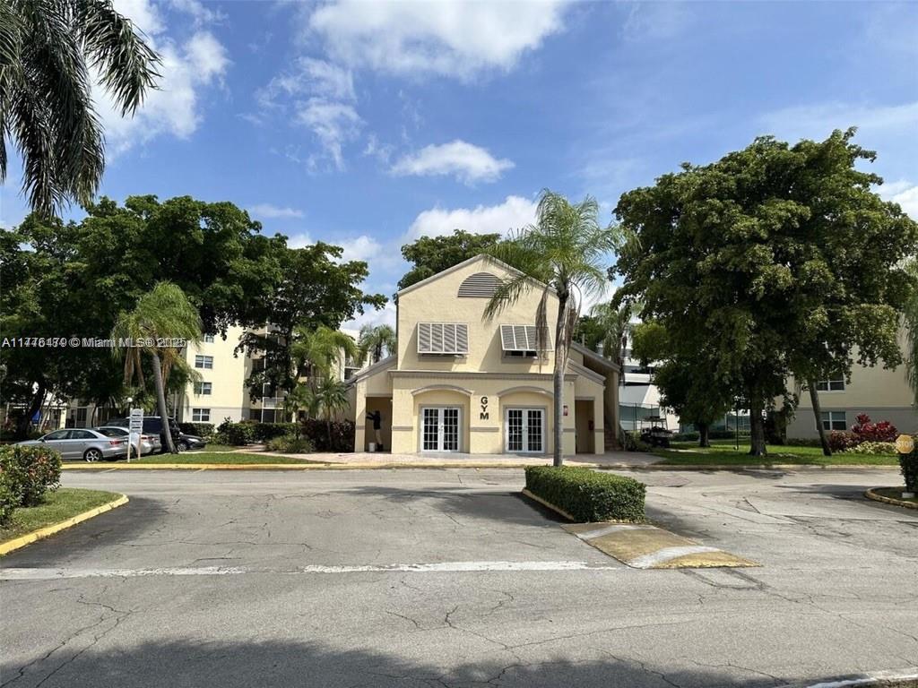 Rental Property at 8290 Lake Dr 544, Doral, Miami-Dade County, Florida - Bedrooms: 2 
Bathrooms: 2  - $2,200 MO.