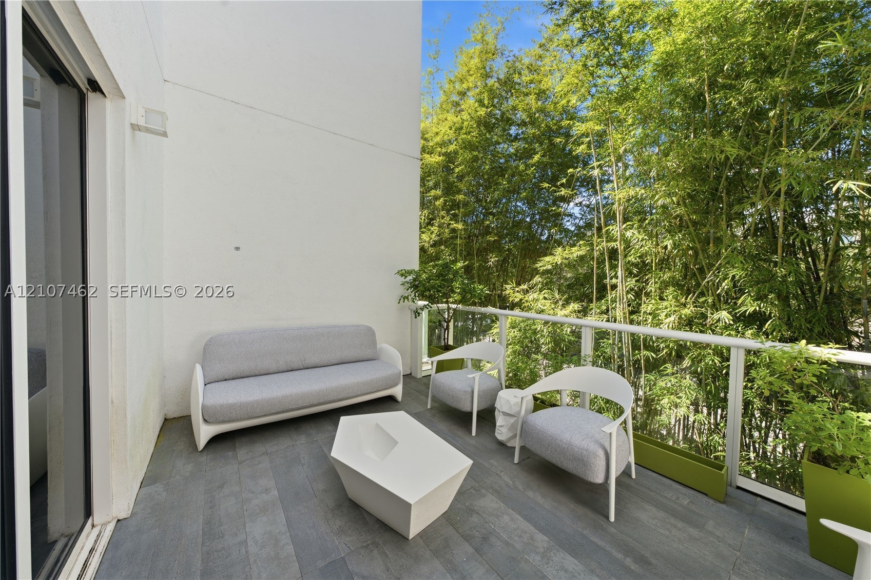 455 NE 39th St 110
