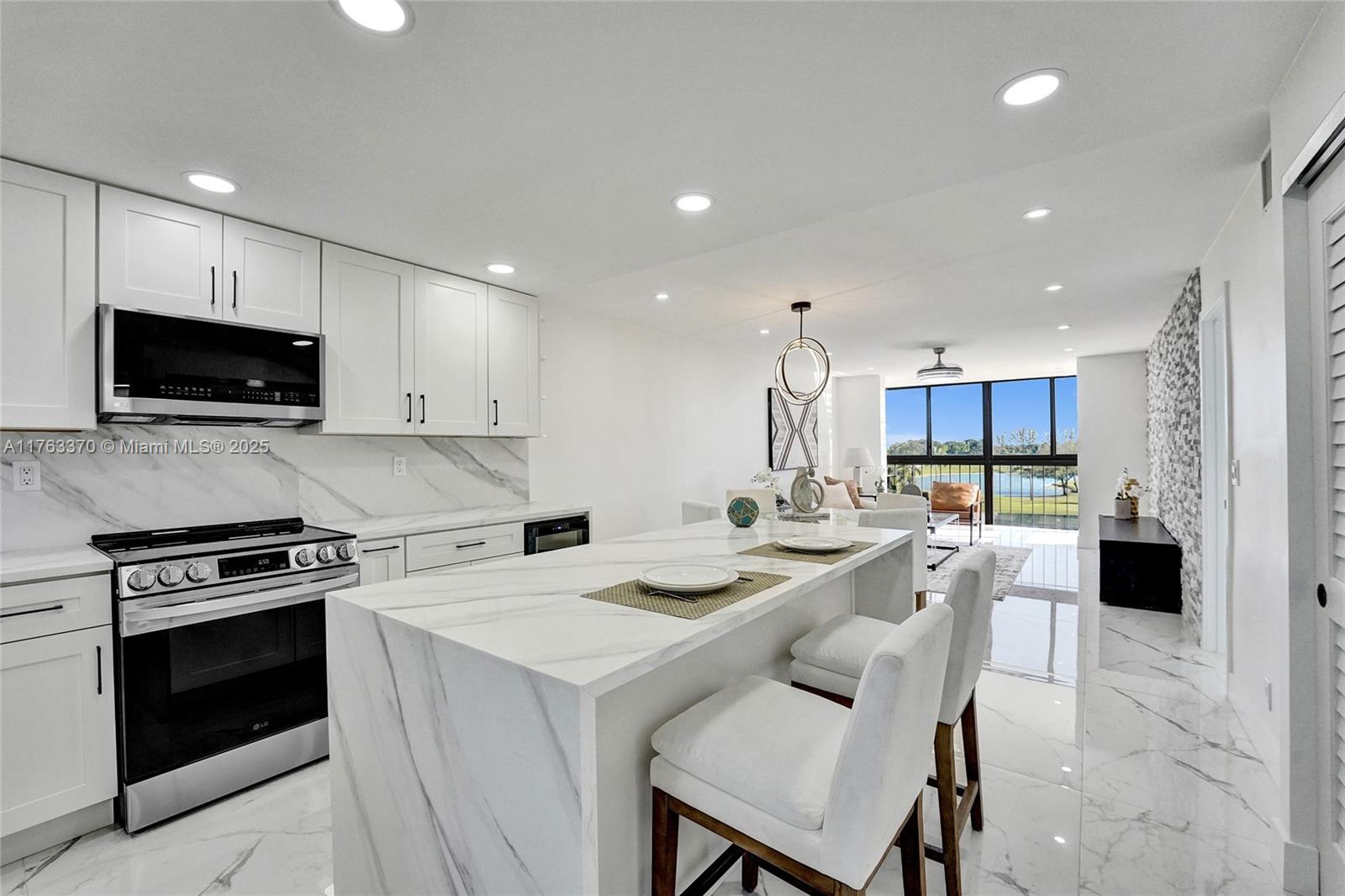 Property for Sale at 8900 Washington Blvd 416, Pembroke Pines, Miami-Dade County, Florida - Bedrooms: 1 
Bathrooms: 2  - $190,000
