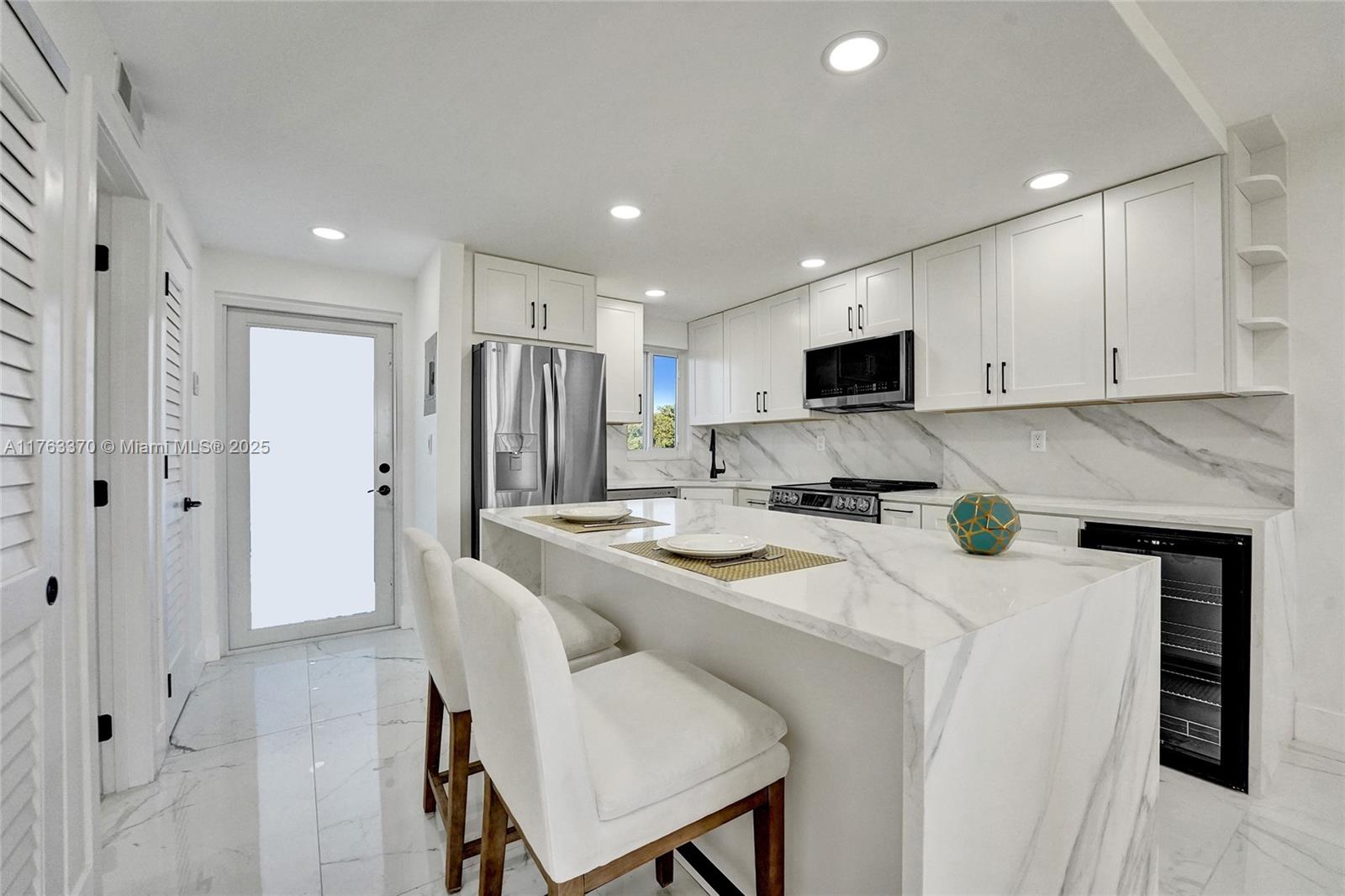 Property for Sale at 8900 Washington Blvd 416, Pembroke Pines, Miami-Dade County, Florida - Bedrooms: 1 
Bathrooms: 2  - $190,000
