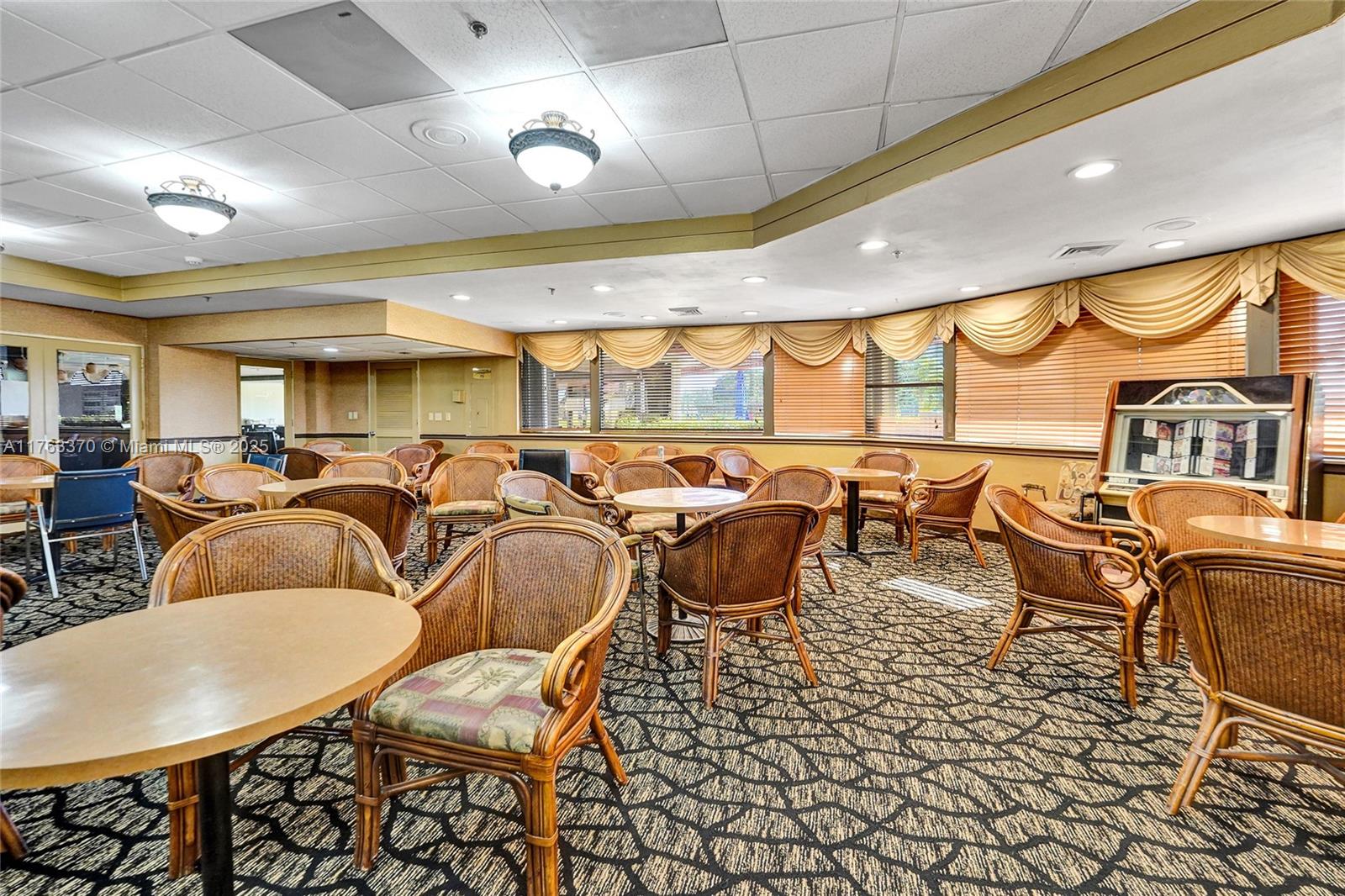 HOLLYBROOK GOLF AND TENNIS - Residential