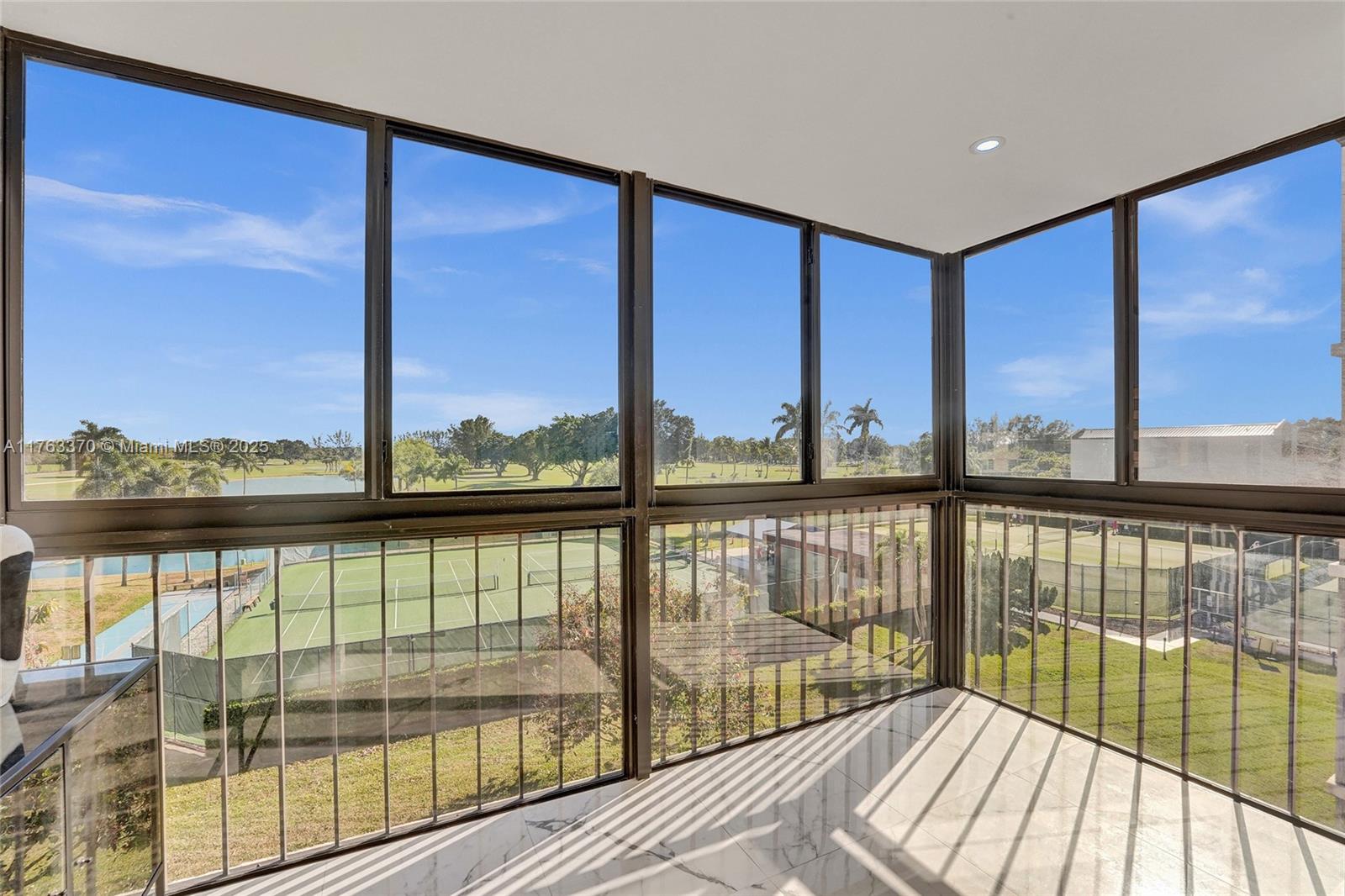 HOLLYBROOK GOLF AND TENNIS - Residential