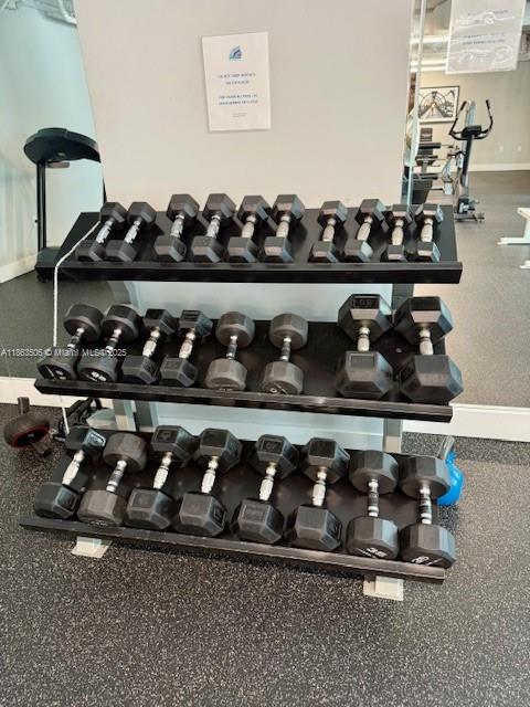 HOLLYWOOD STATION RES CON - Residential Lease