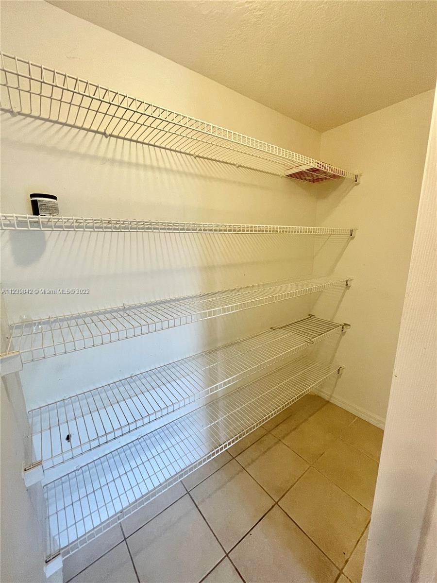 EMERALD ISLE AT LAGUNA LA - Residential Lease