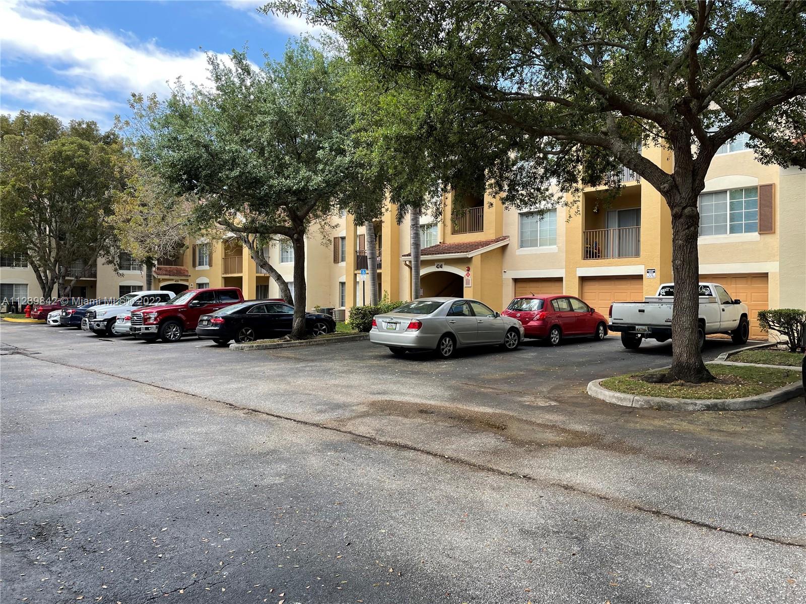 EMERALD ISLE AT LAGUNA LA - Residential Lease