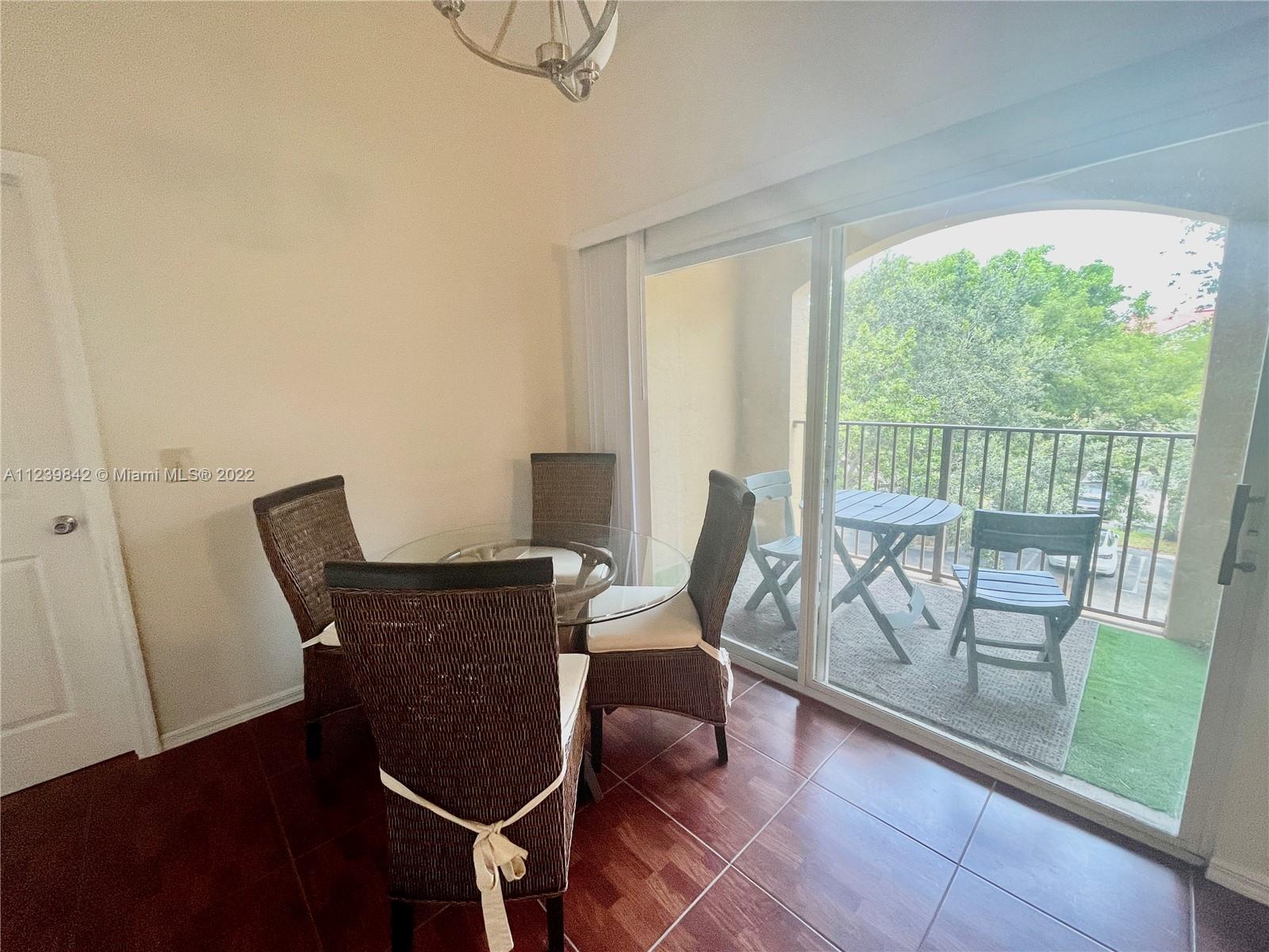 EMERALD ISLE AT LAGUNA LA - Residential Lease