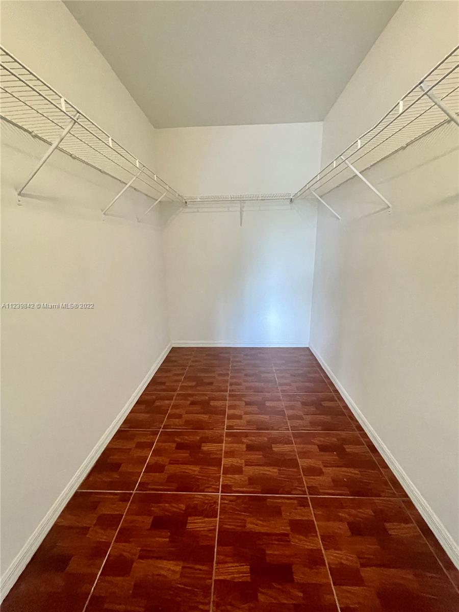 EMERALD ISLE AT LAGUNA LA - Residential Lease