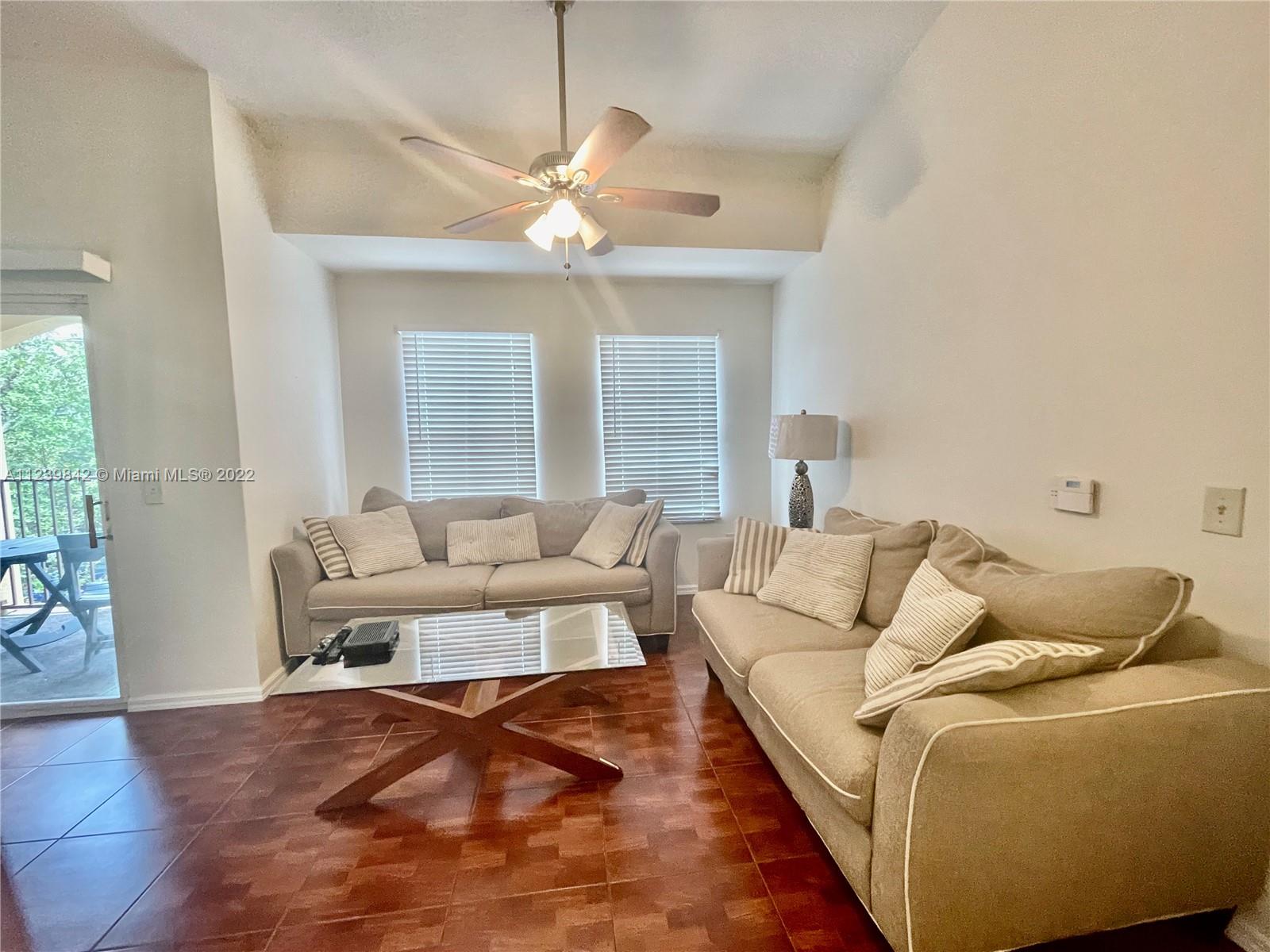 EMERALD ISLE AT LAGUNA LA - Residential Lease