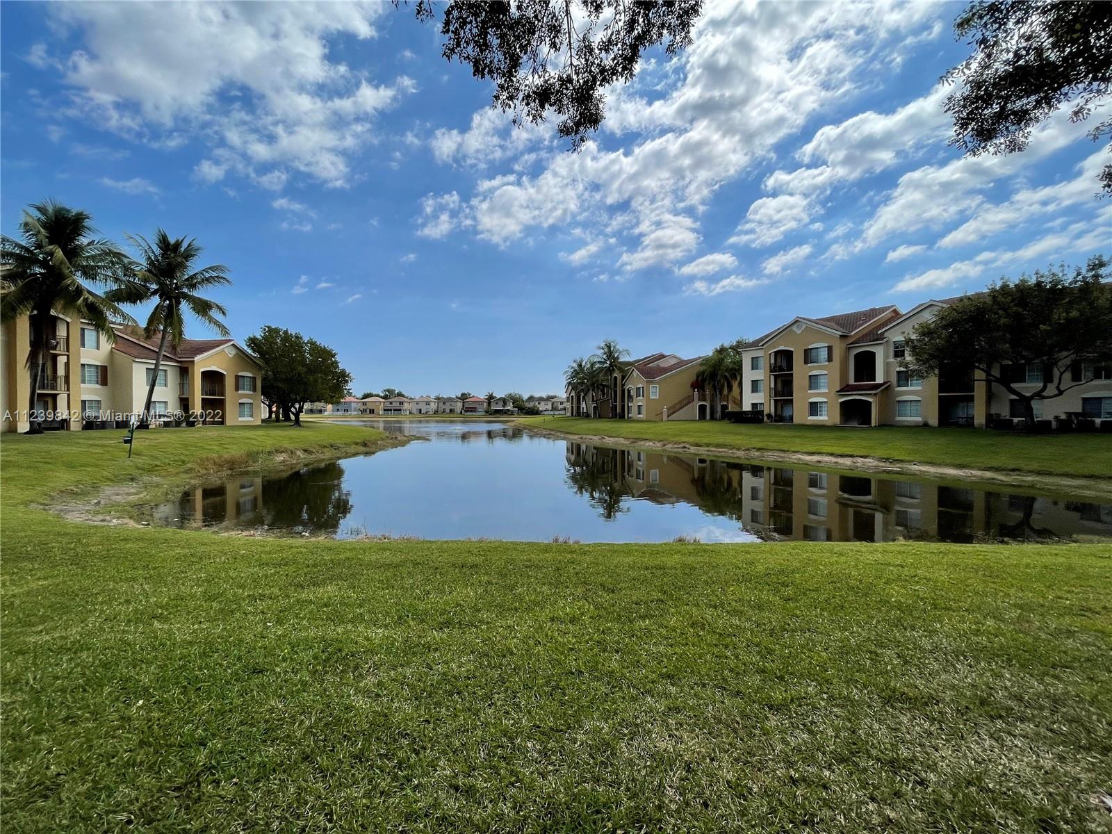 EMERALD ISLE AT LAGUNA LA - Residential Lease