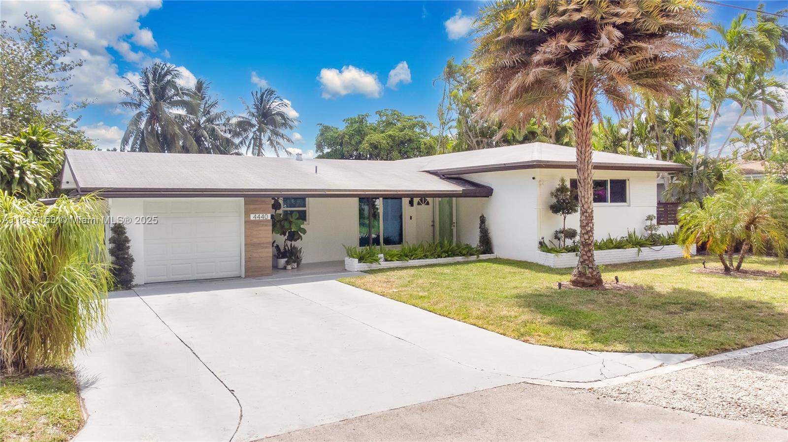 AVON HEIGHTS - Residential Lease