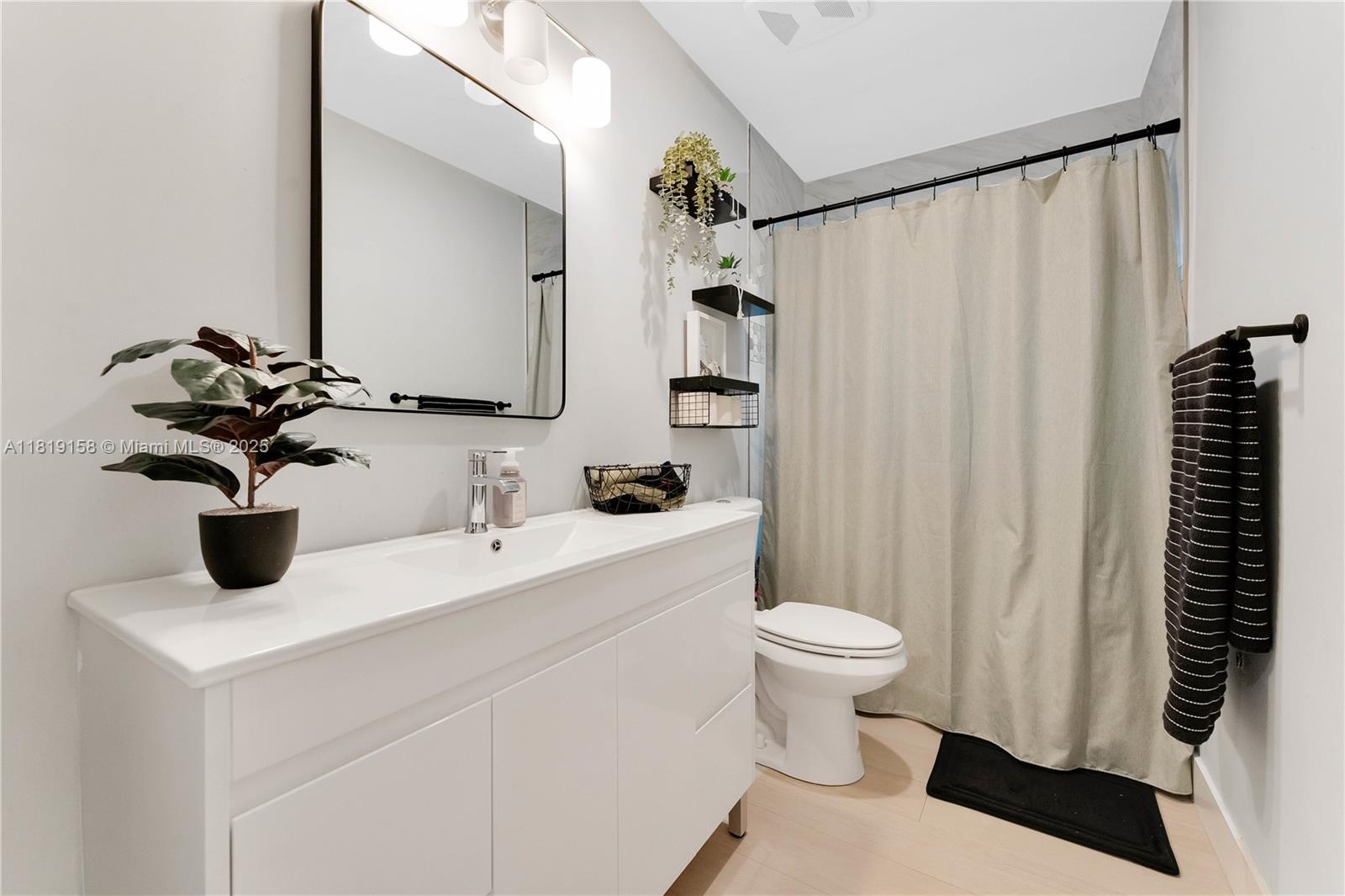 AVON HEIGHTS - Residential Lease