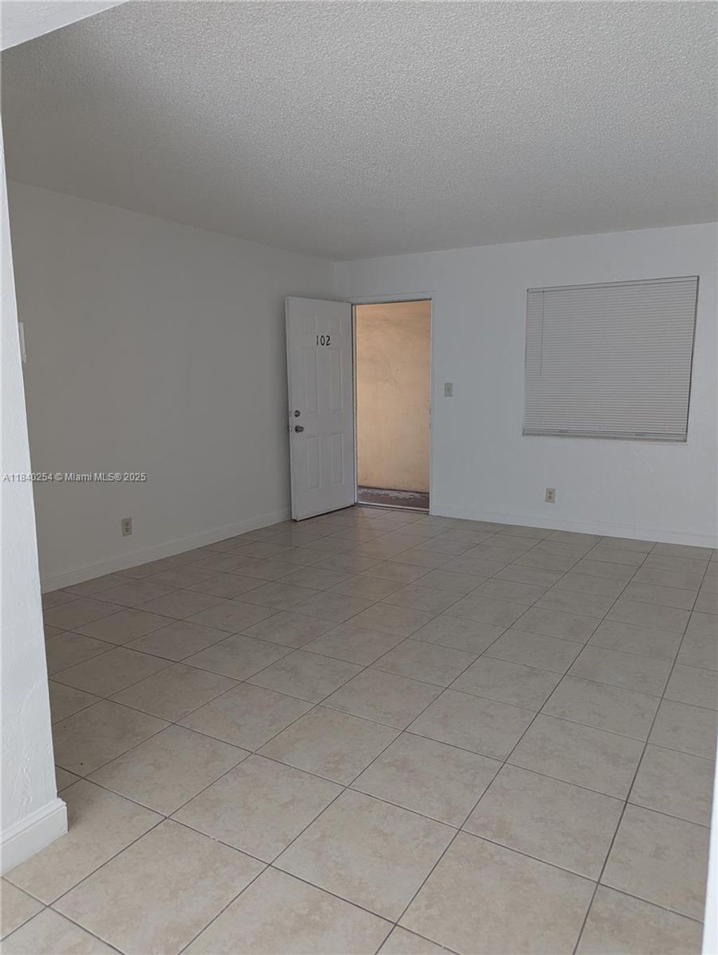 Photo of 31 SE 2nd Ave #102, Hallandale Beach, FL 33009 (MLS # A11840254)