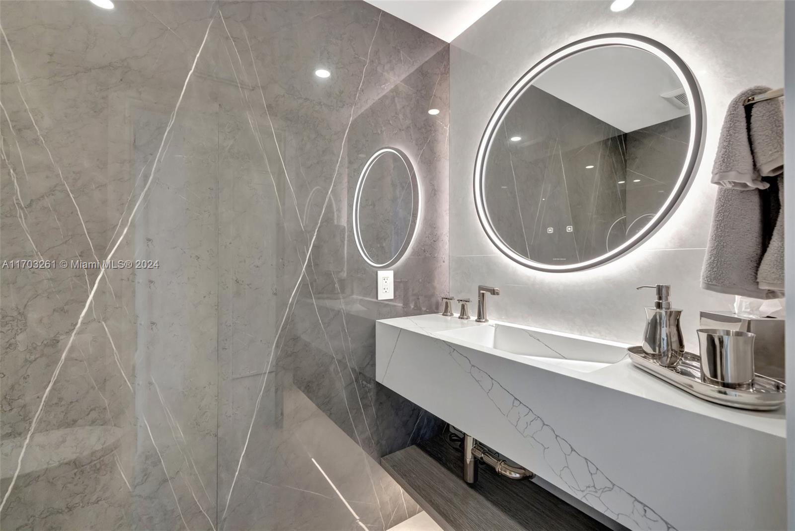 BELLAMARE @ WILLIAMS ISLA - Residential