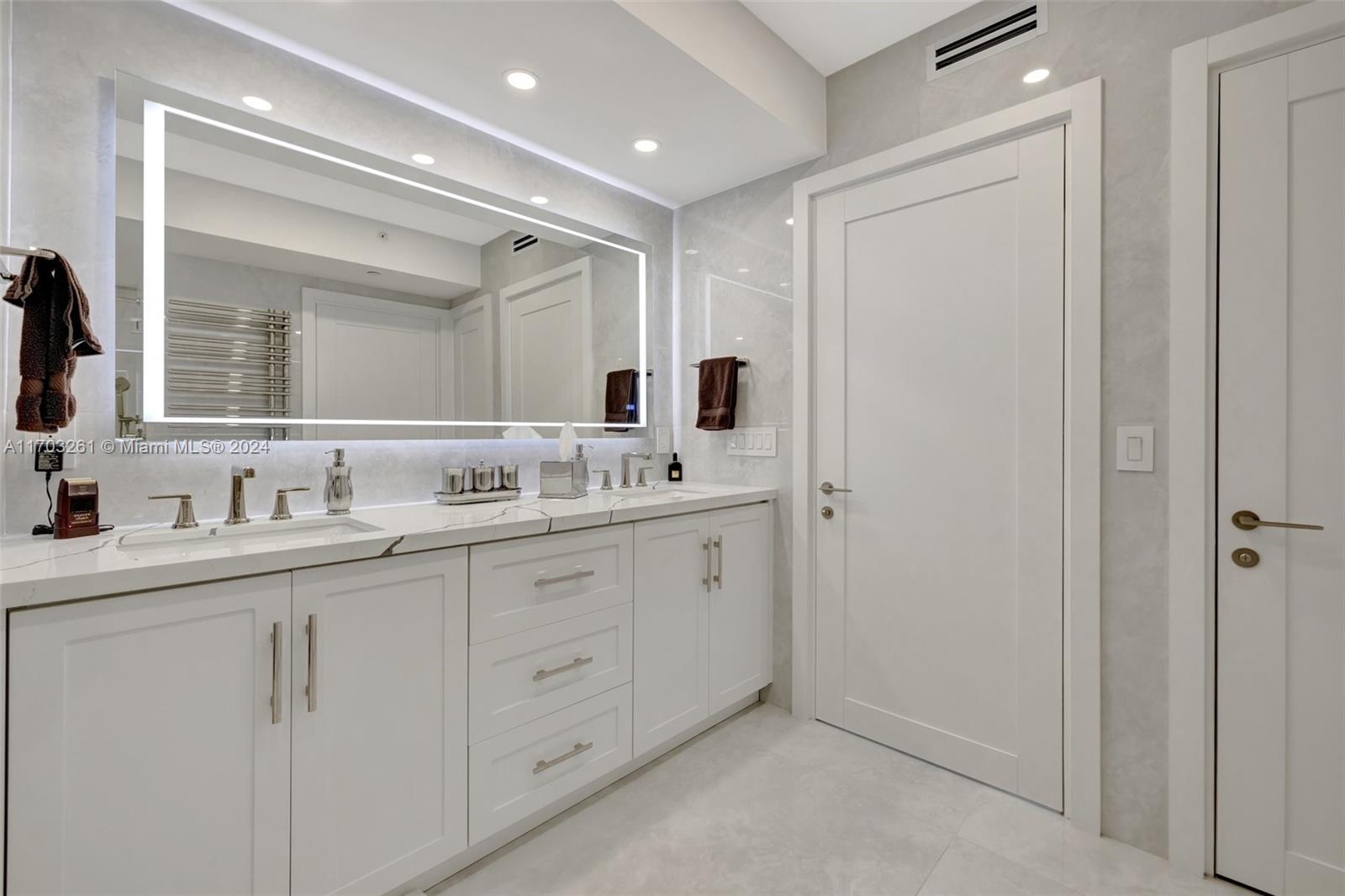 BELLAMARE @ WILLIAMS ISLA - Residential