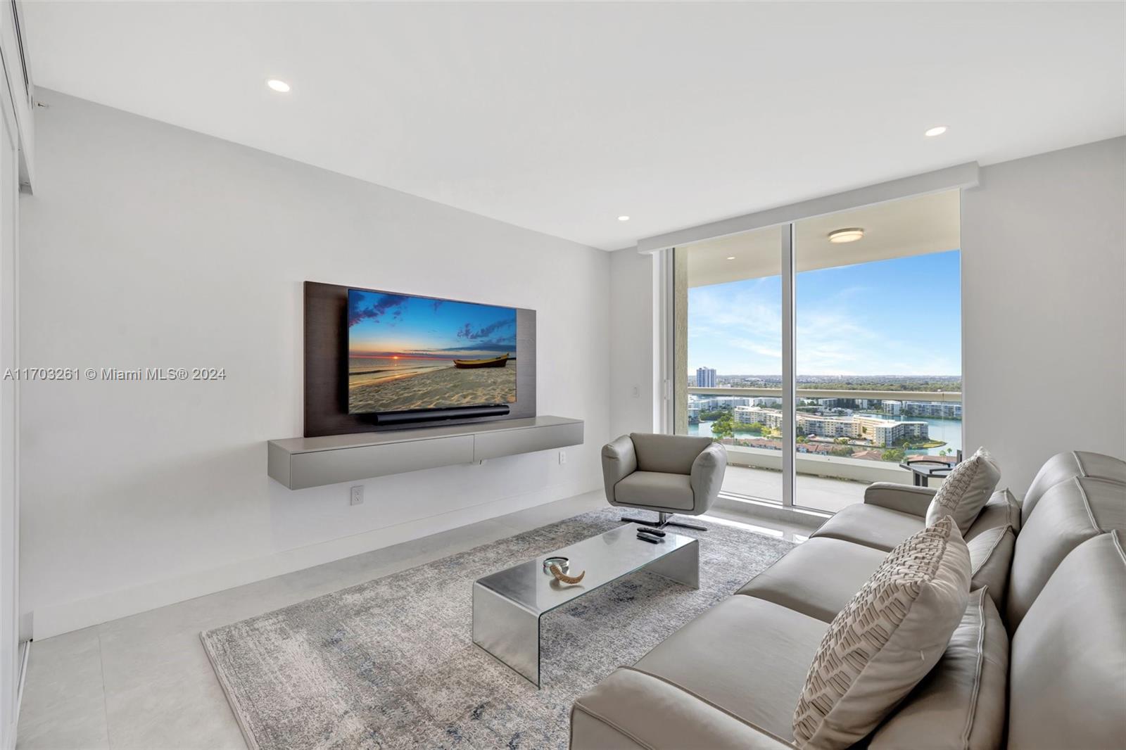 BELLAMARE @ WILLIAMS ISLA - Residential