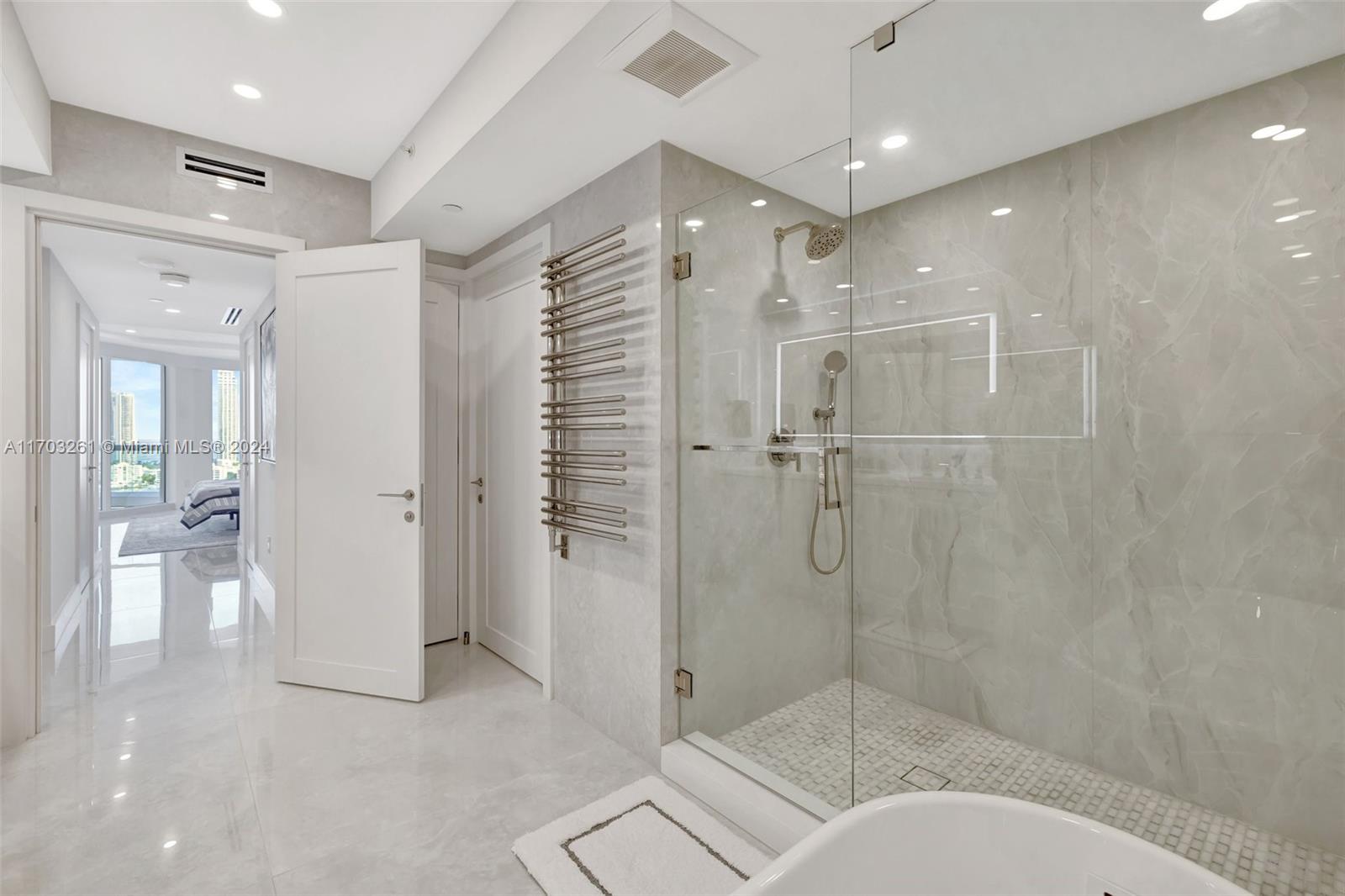 BELLAMARE @ WILLIAMS ISLA - Residential