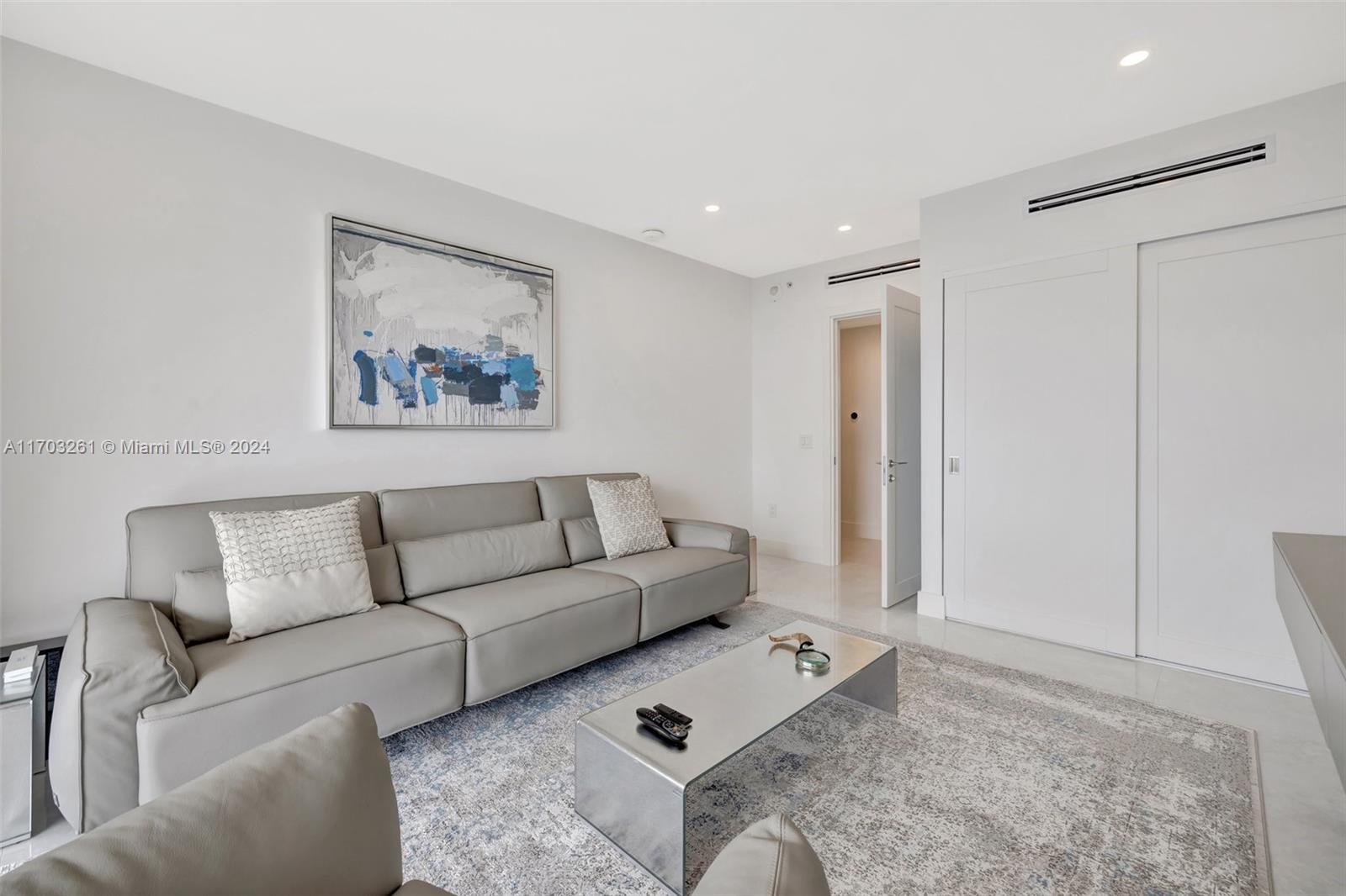 BELLAMARE @ WILLIAMS ISLA - Residential