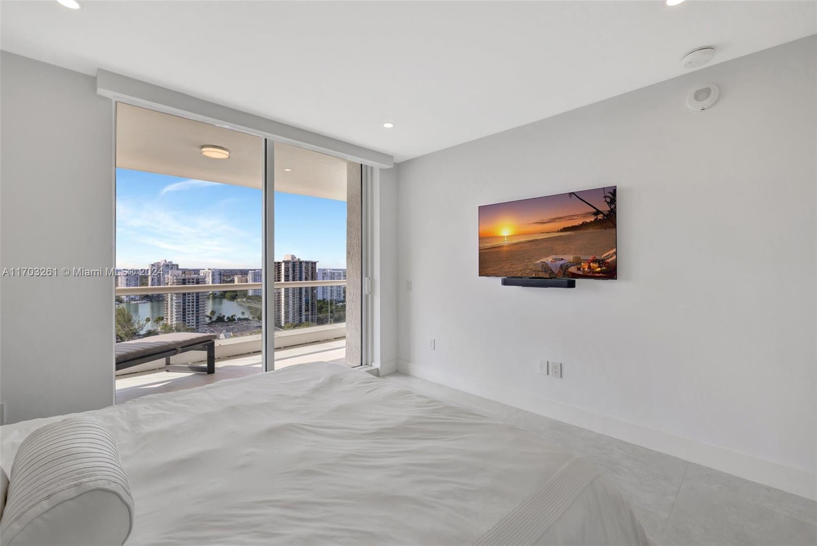 BELLAMARE @ WILLIAMS ISLA - Residential