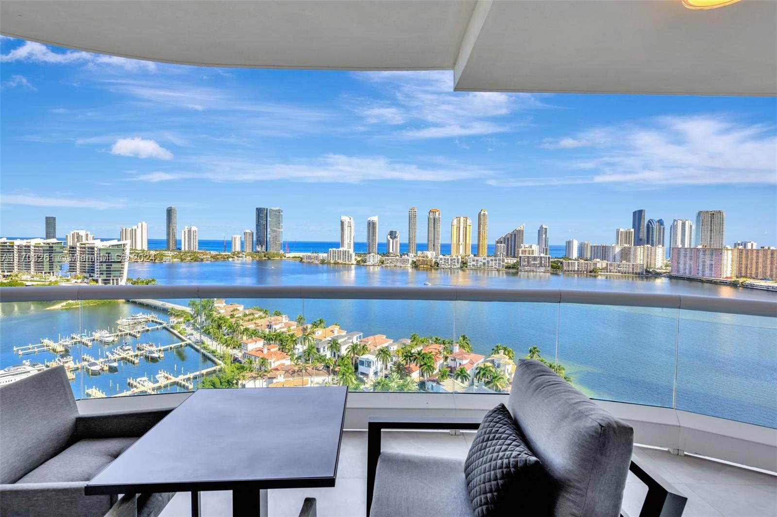 BELLAMARE @ WILLIAMS ISLA - Residential