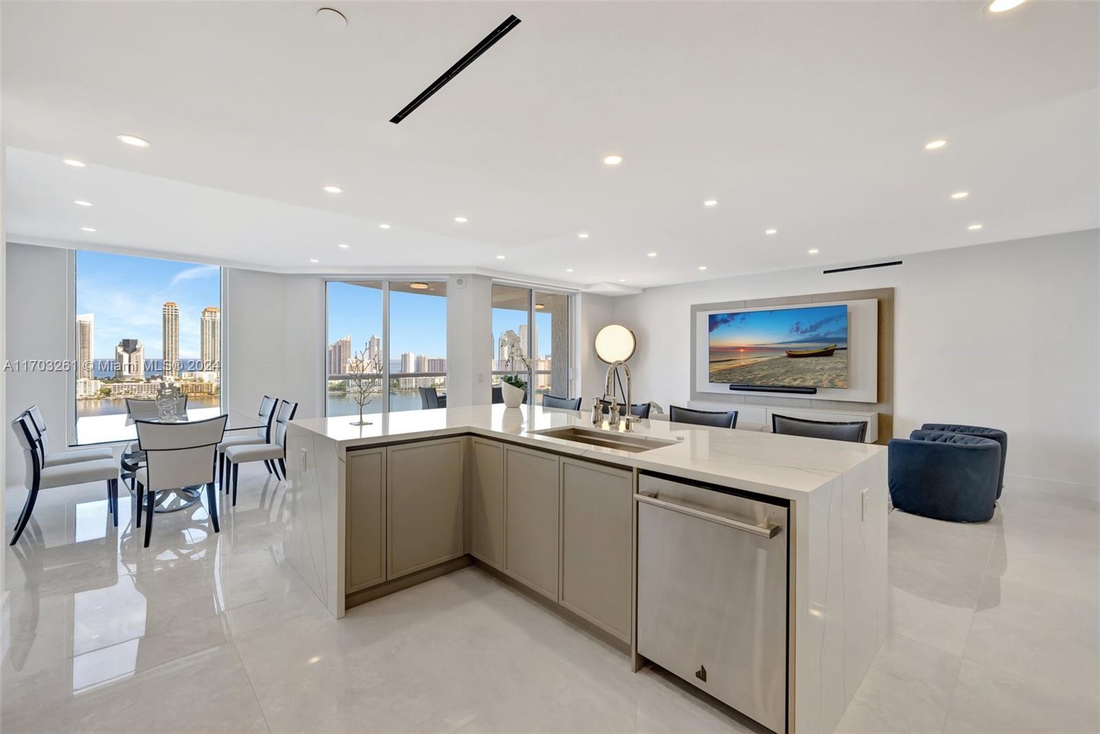 BELLAMARE @ WILLIAMS ISLA - Residential