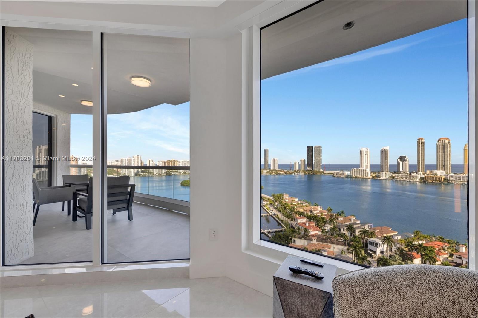 BELLAMARE @ WILLIAMS ISLA - Residential