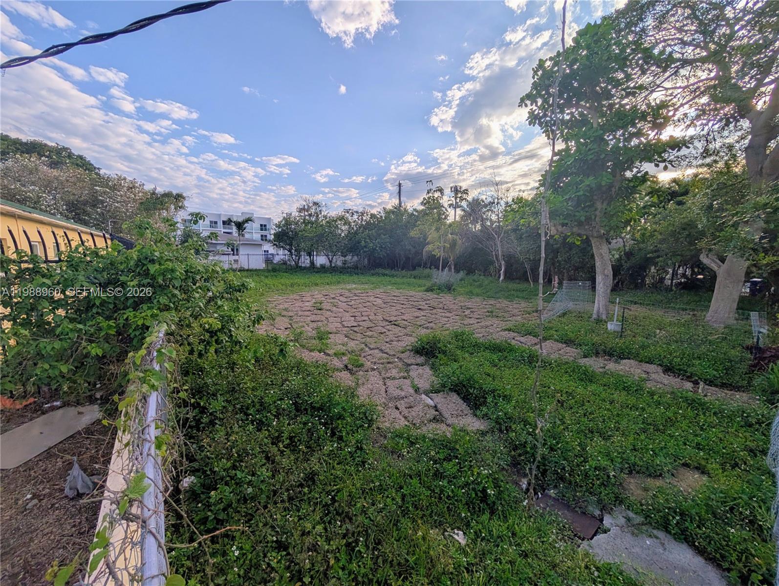 BISCAYNE HEIGHTS - Commercial Sale