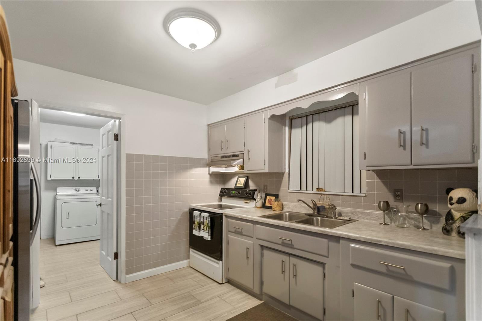 NORTH ANDREWS GARDENS FIR - Residential