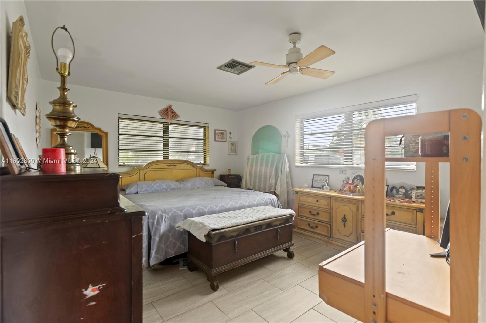 NORTH ANDREWS GARDENS FIR - Residential