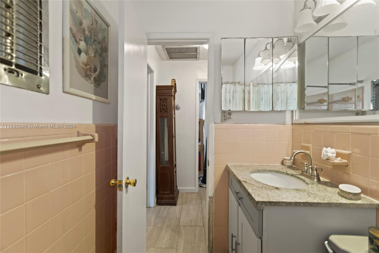 NORTH ANDREWS GARDENS FIR - Residential