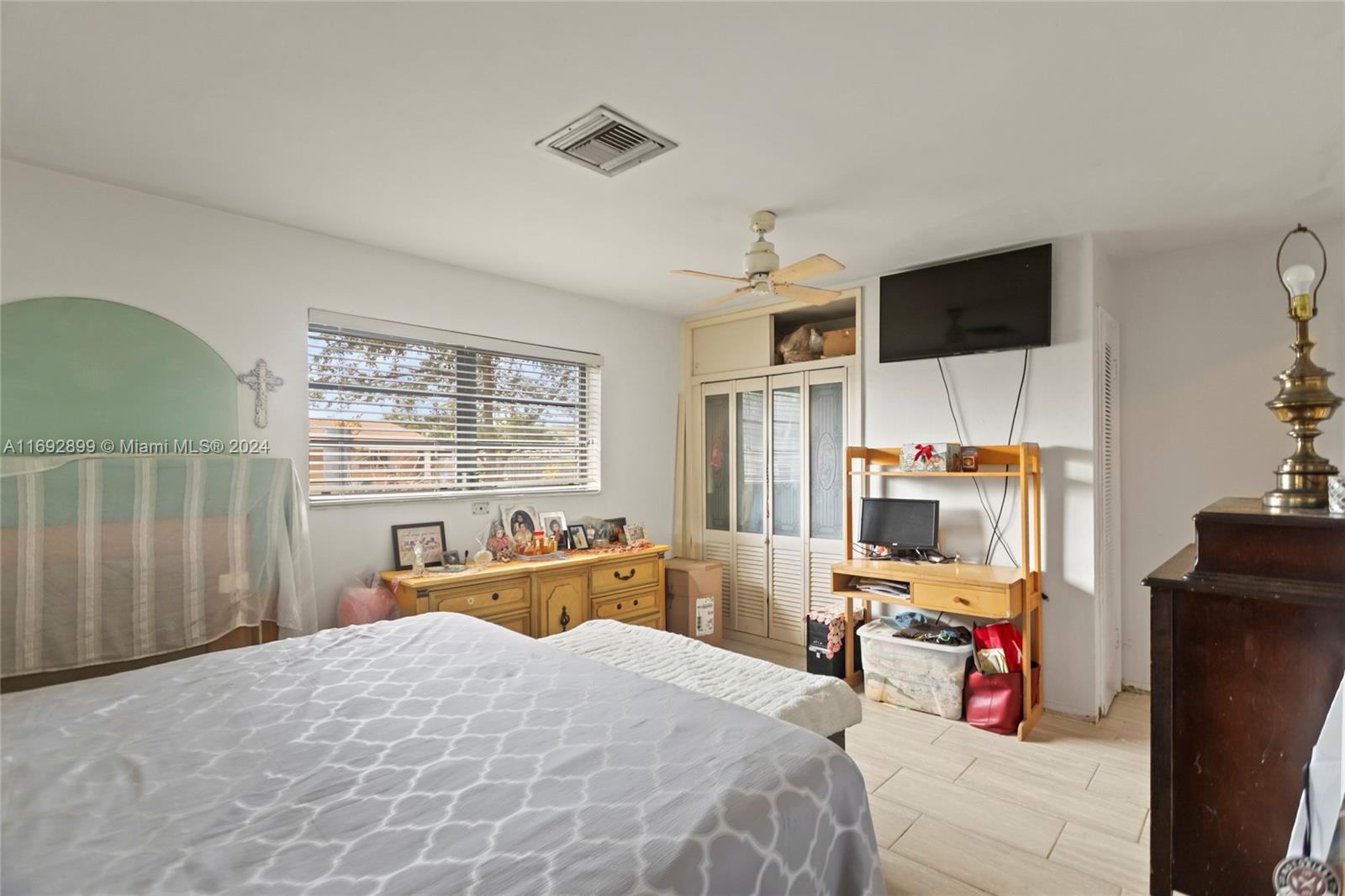 NORTH ANDREWS GARDENS FIR - Residential