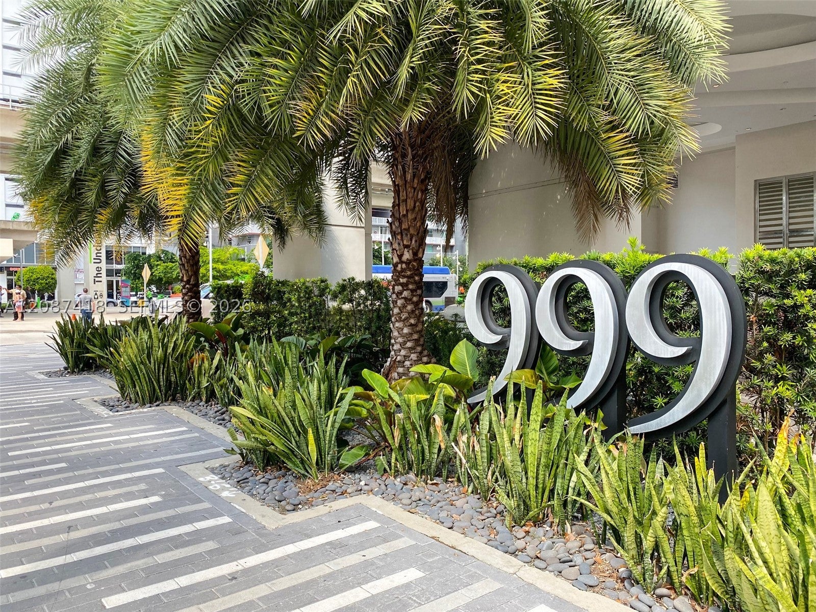 999 SW 1st Ave 2010