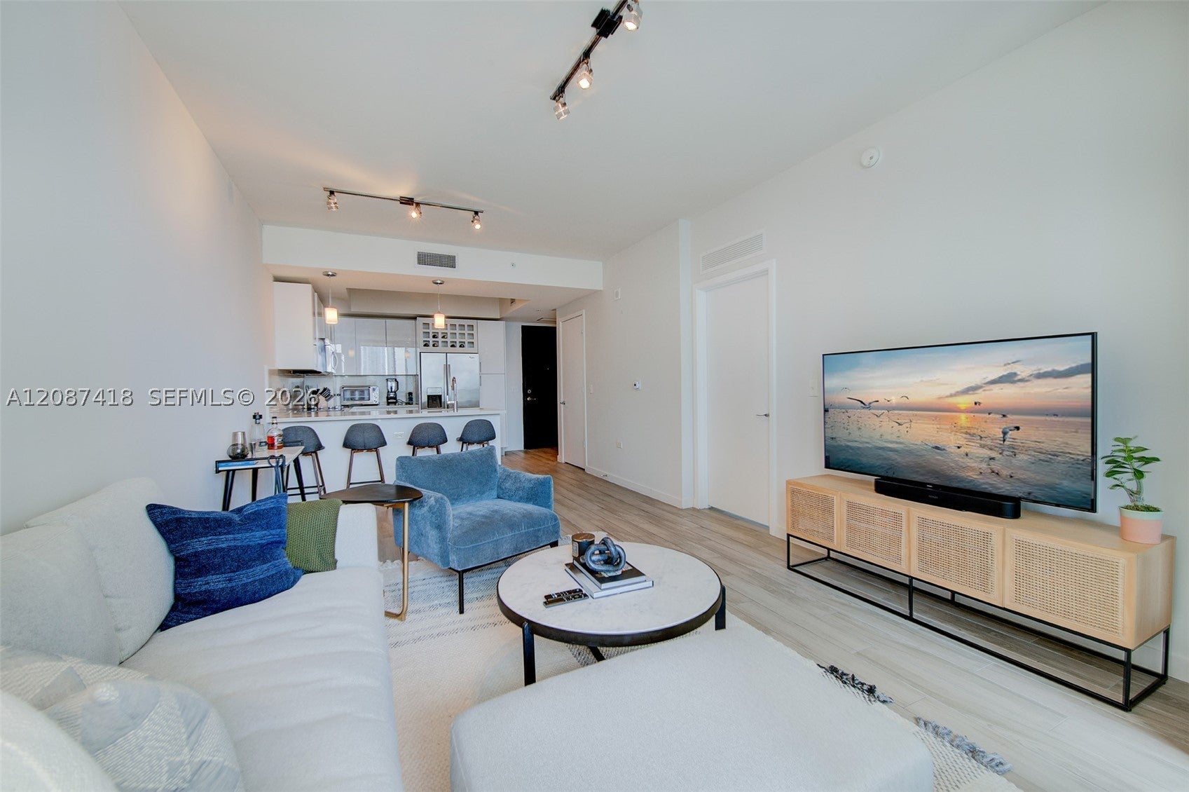 999 SW 1st Ave 2010