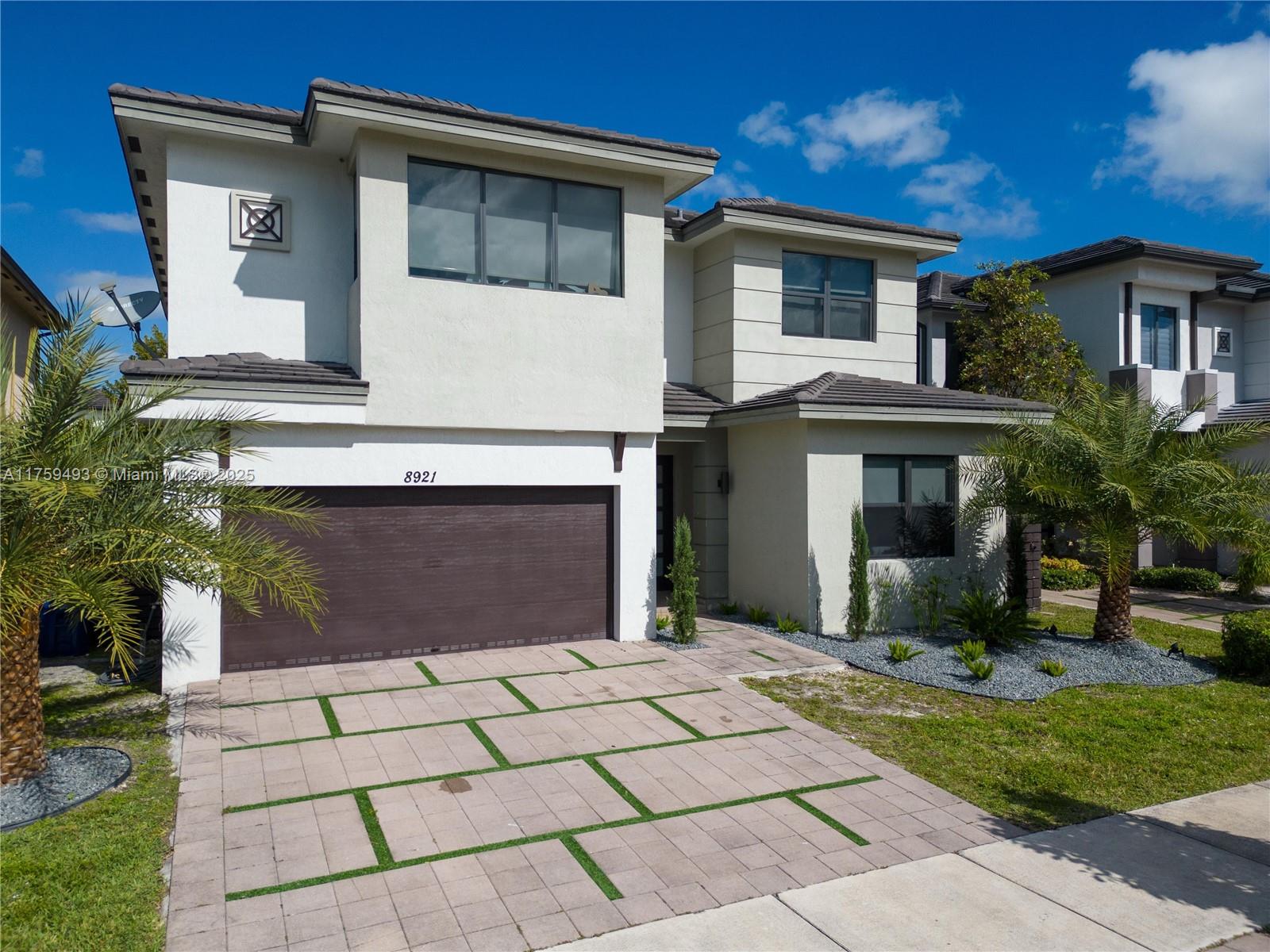 8921 Nw 160th Ter, Miami Lakes, Miami-Dade County, Florida - 5 Bedrooms  
4 Bathrooms - 