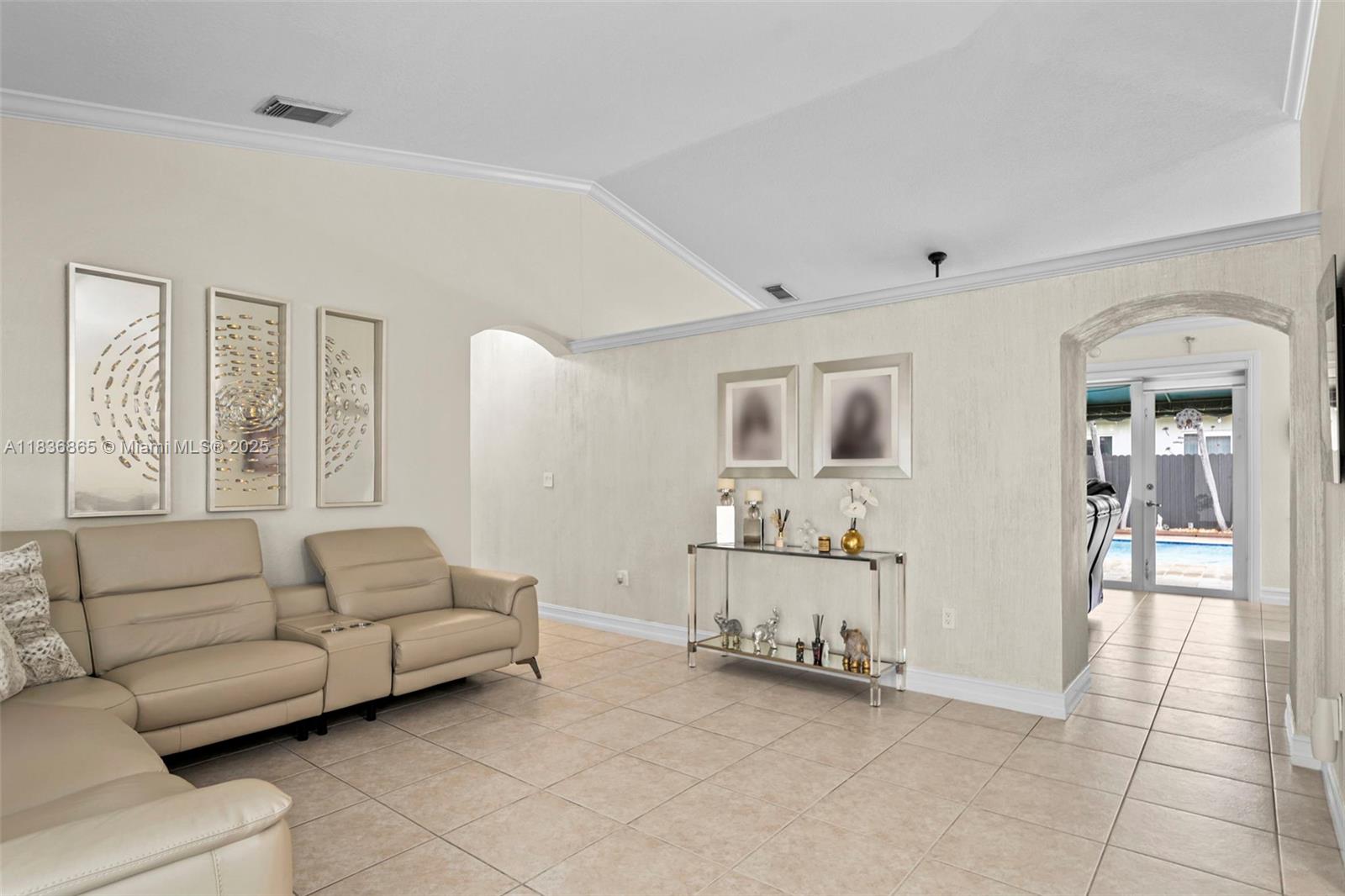 8775 NW 168th St, Miami Lakes, FL, 33018/$875,000 3 8775 NW 168th St