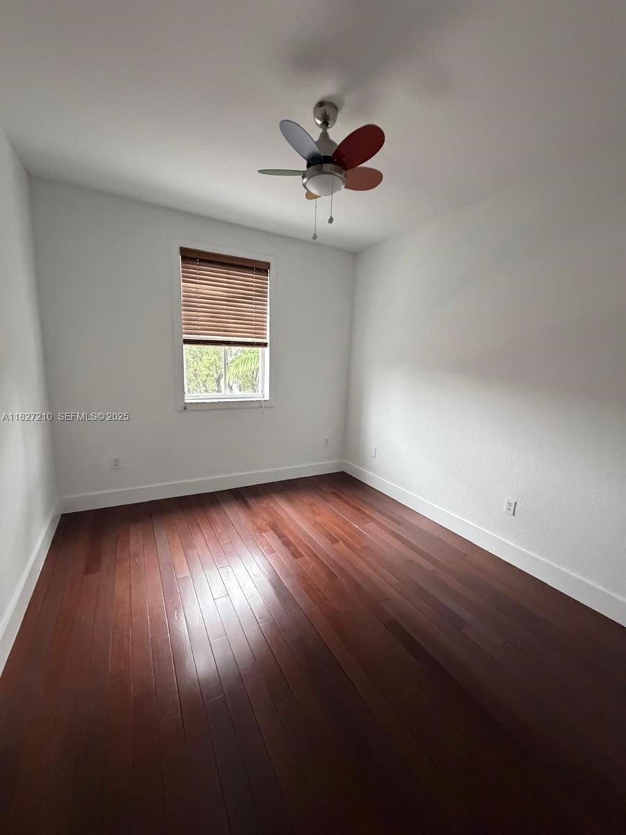 ISLANDS AT DORAL - Residential