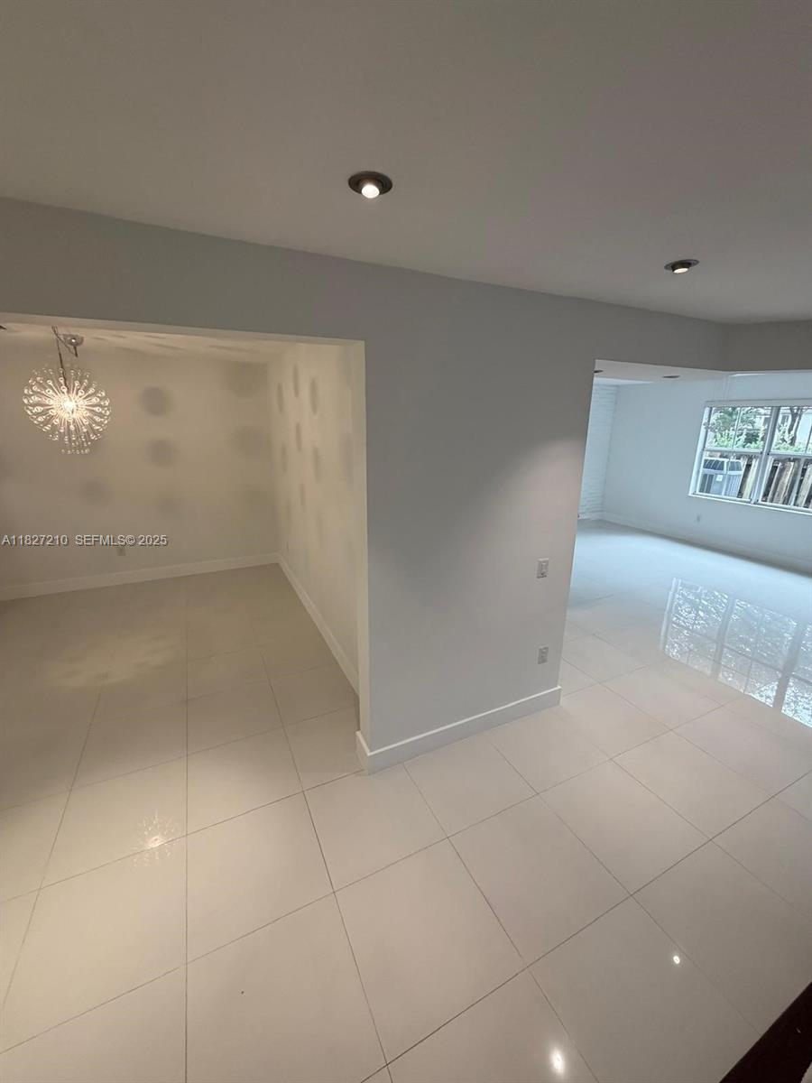 ISLANDS AT DORAL - Residential