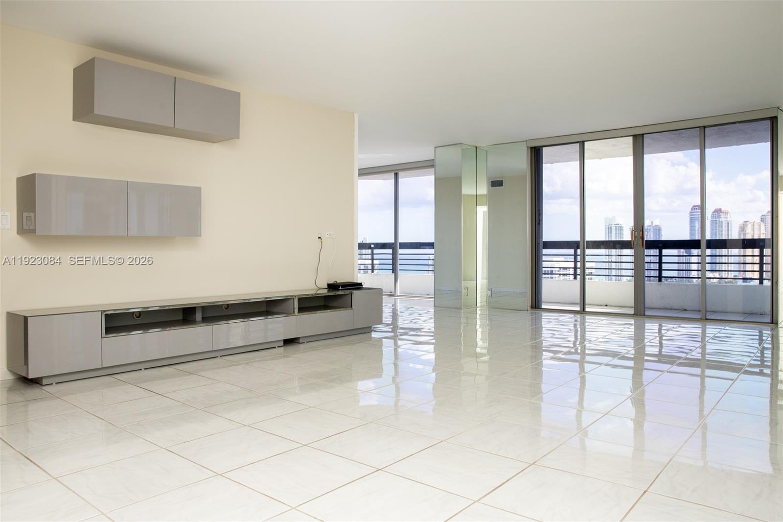 3500 Mystic Pointe Dr 3506