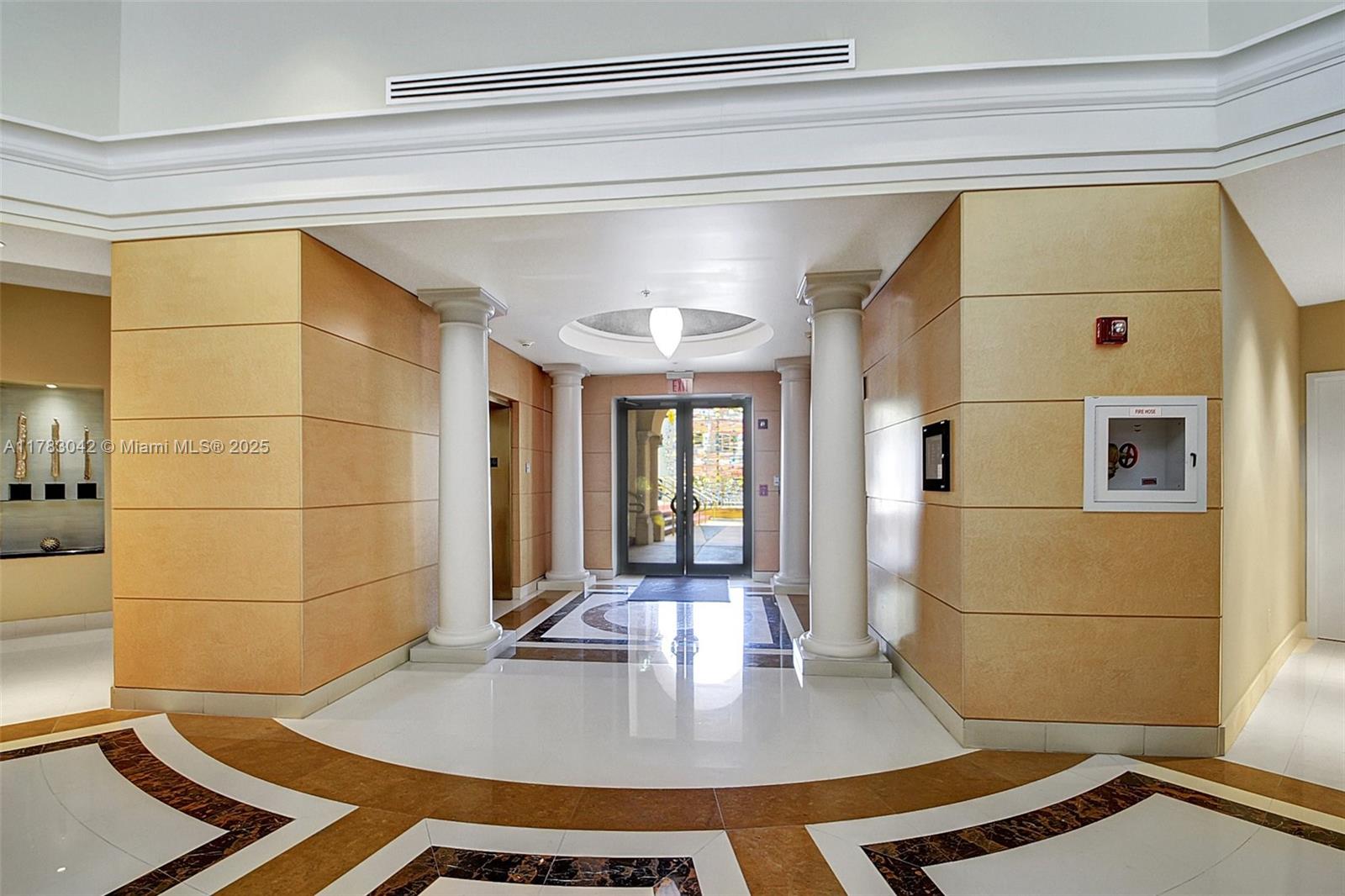 610 CLEMATIS CONDO - Residential