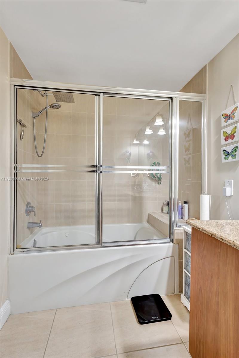 610 CLEMATIS CONDO - Residential