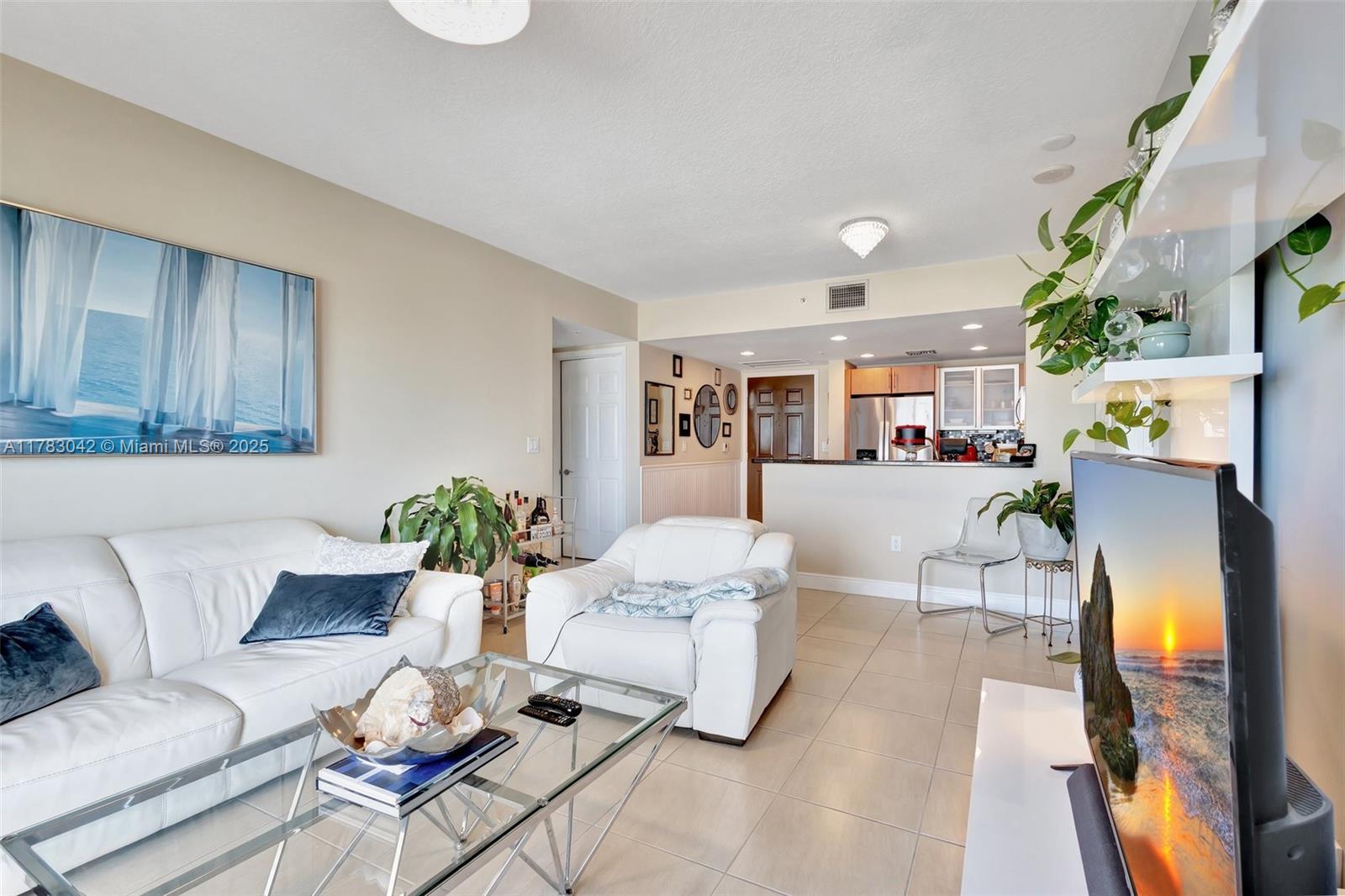 610 CLEMATIS CONDO - Residential