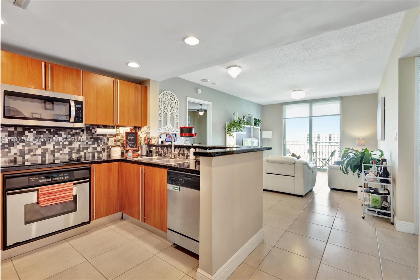 610 CLEMATIS CONDO - Residential